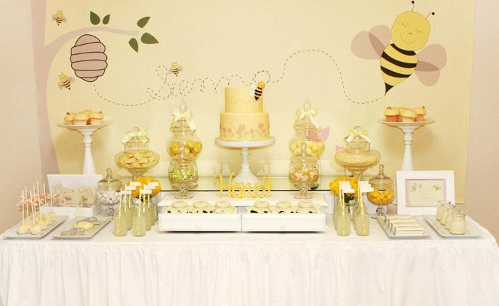 bee baby shower centerpieces