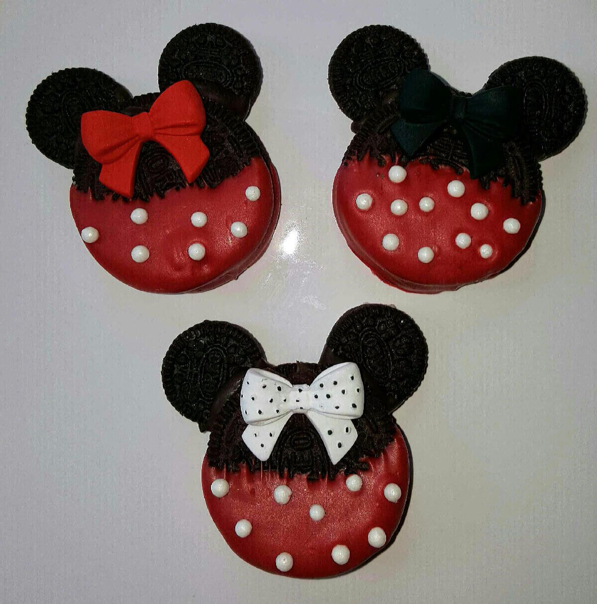 Minnie Mouse Disney Chocolate Covered Oreo Cookies