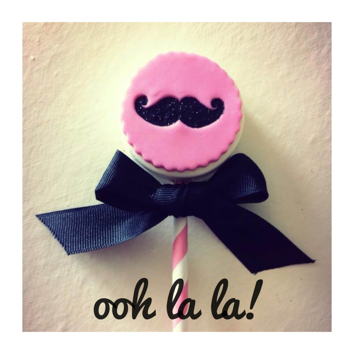Chocolate Covered Oreo Pops